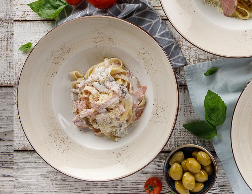 Тальятелле с лососем в сливках